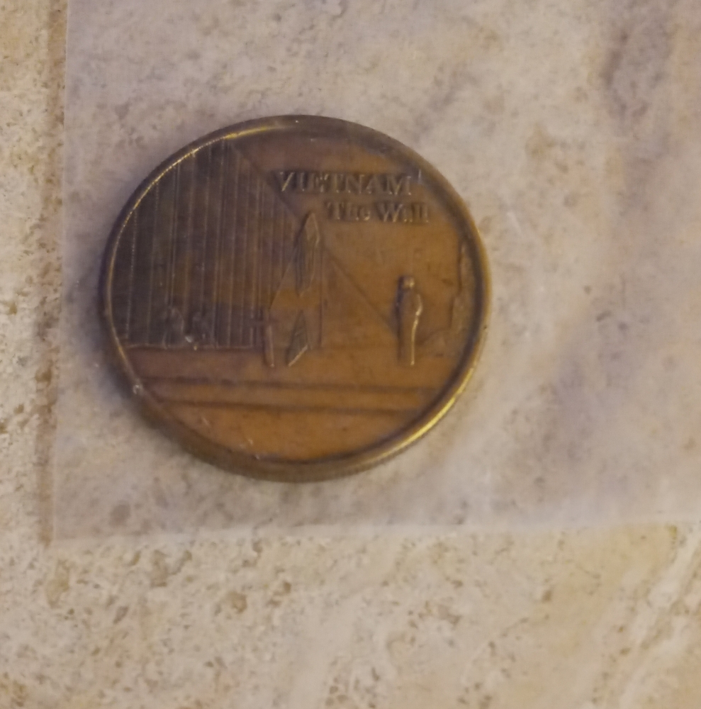 Vietnam wall coin from 80s and 90s honors the veterans